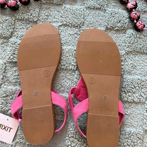 NWT 2 pc set- Pink Sandals and Necklace Accessories Set - Picture 4 of 6